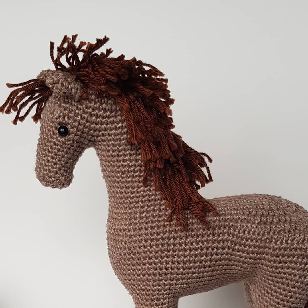 cheval réaliste - création en crochet