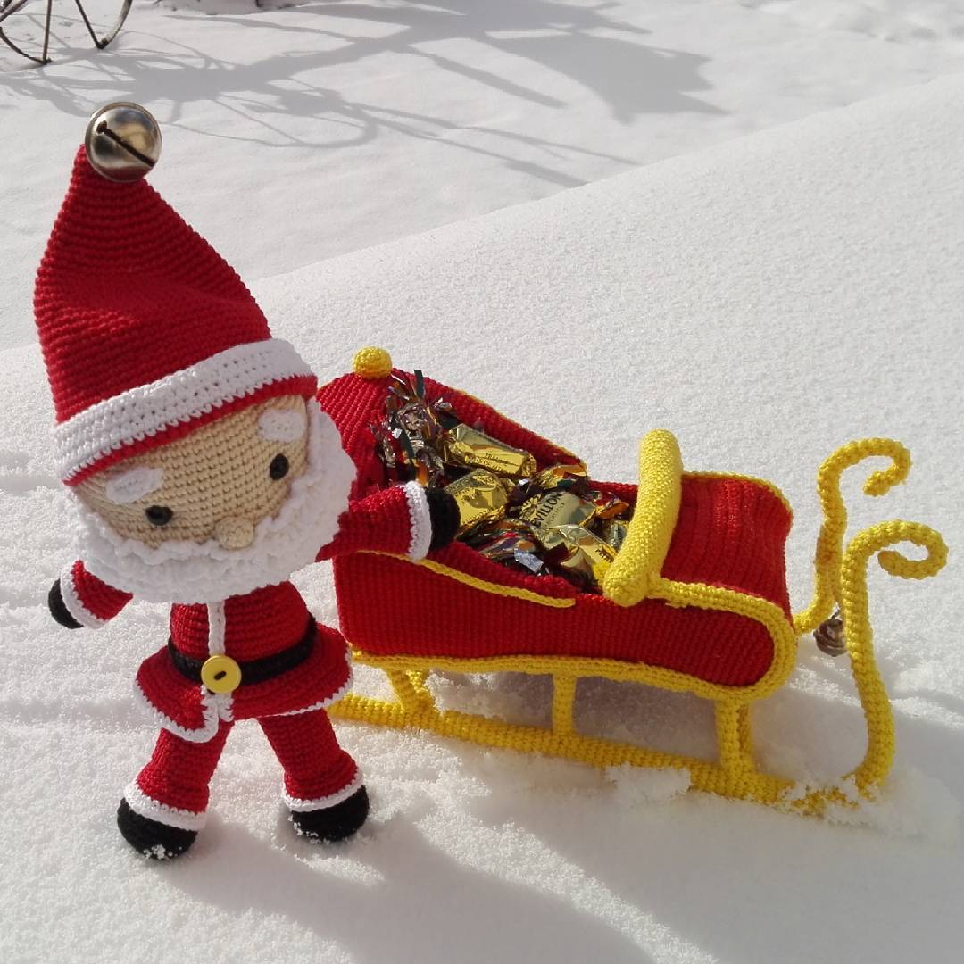 Père noël et son traineau - création en crochet